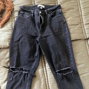 Abercrombie & Fitch Curve Love High Rise Mom Jean in Black